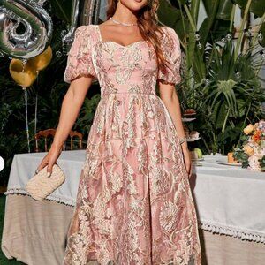 Sweetheart Neckline Puff Short Sleeve Jacquard Midi Dress - Pink & Gold - M/L